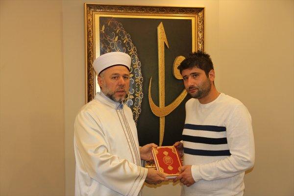 Yunan mühendis İslamiyet'i seçti