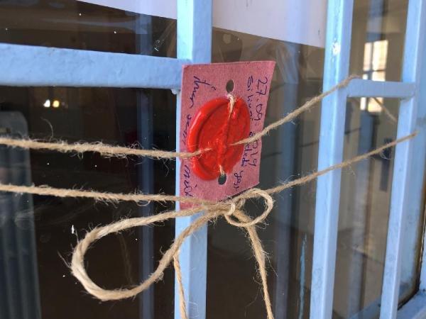 Silivri'deki mühürlenen okuldan malzemeler taşındı