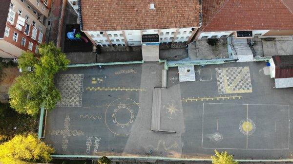 Deprem sonrası hasar gören okullar görüntülendi