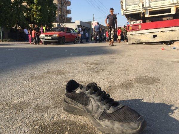 Motosikletli sürücü otomobile çarpıp, öldü