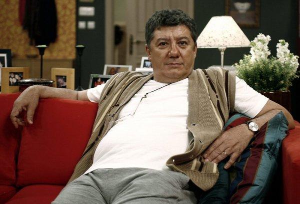 Tarık Ünlüoğlu hayata veda etti. Tarık Ünlüoğlu kimdir?