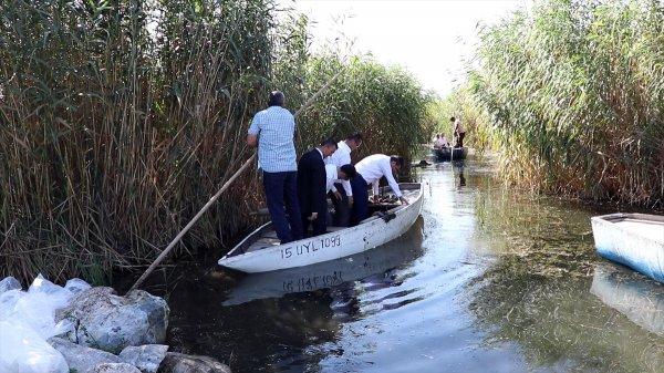 Gölhisar'da 2 bin yayın balığı göle bırakıldı