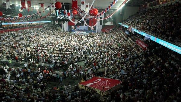 CHP, kurultayda kendini yenileyecek