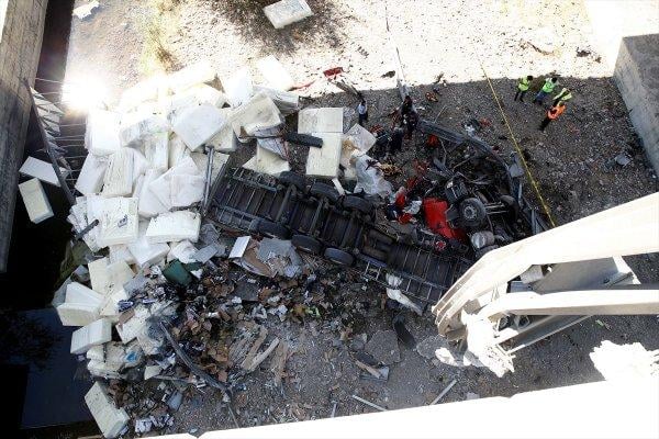 Ankara'da viyadükten düşen tır şoförü öldü