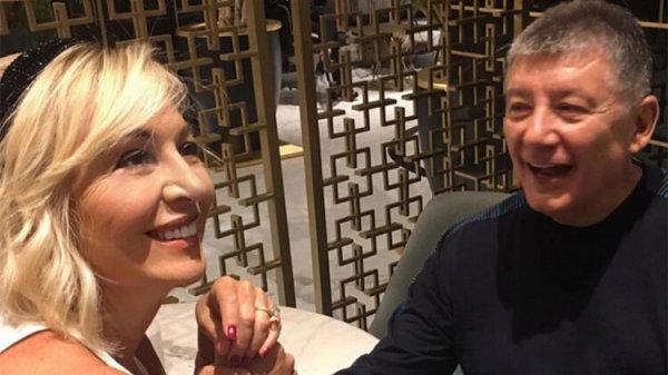 Gülenay Kalkan'dan eşi Tarık Ünlüoğlu'na duygusal veda