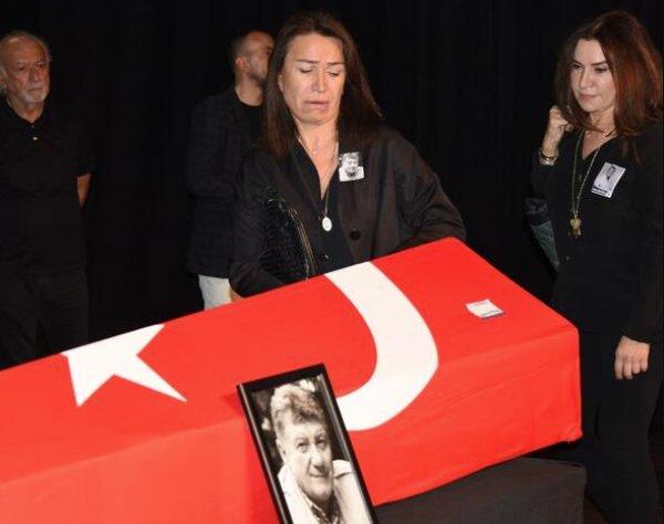 Tarık Ünlüoğlu son yolculuğuna uğurlandı