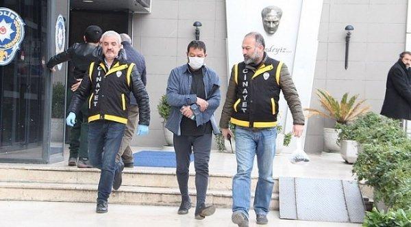 Arkadaşını boğazından bıçaklayan sanık araştırılıyor