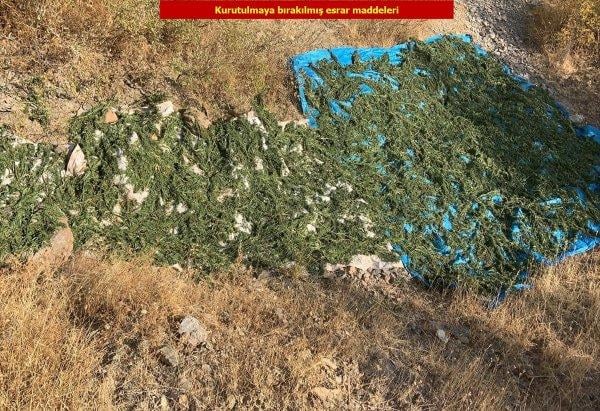 Diyarbakır'daki operasyonda sığınaklar imha edildi