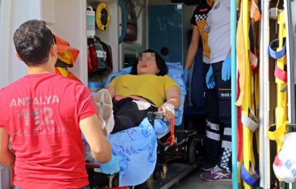 Annesine küfretti diye bıçakladı