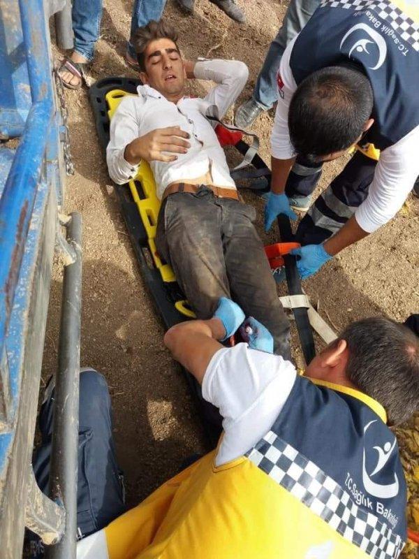 Kabak makinesine ayağı sıkışan çiftçi kurtarıldı