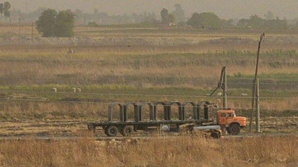 YPG sınırdaki tünellere beton bloklar döşüyor