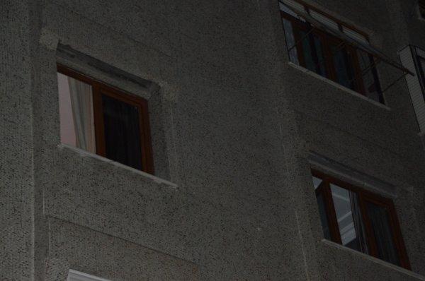 Bakıköy'de tartışan çift evi yaktı