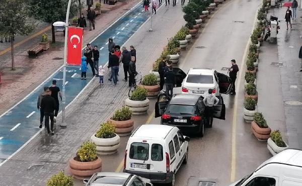 Çocuklarının gözü önünde dayak atıp, serbest kaldılar