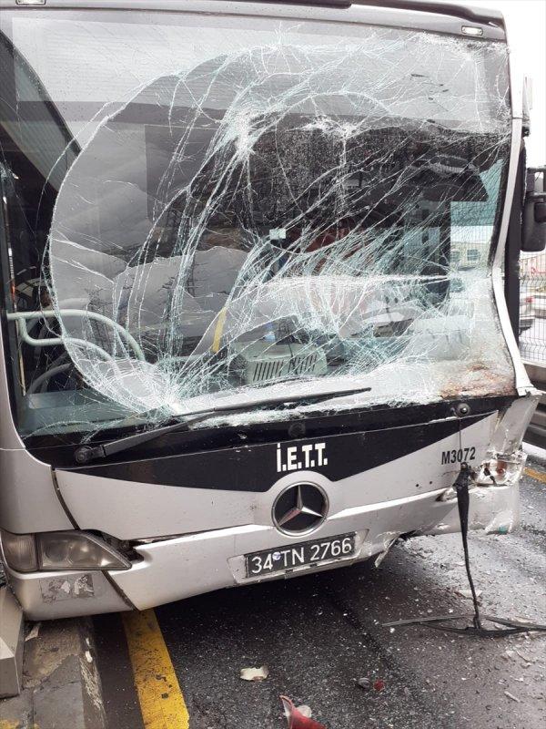 İBB, metrobüs kazasının ardından soruşturma başlattı