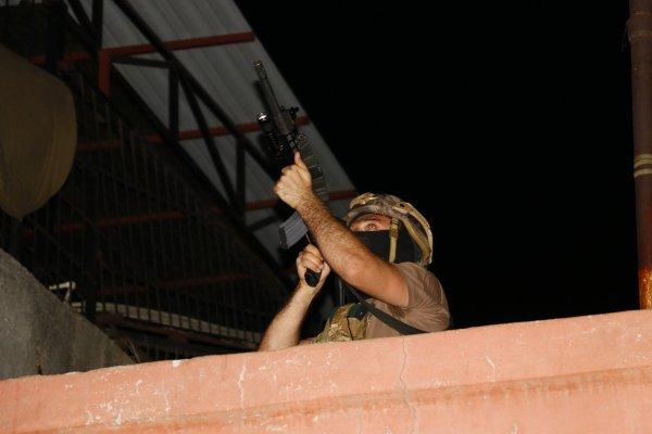 Adana merkezli 5 ilde şafak operasyonu