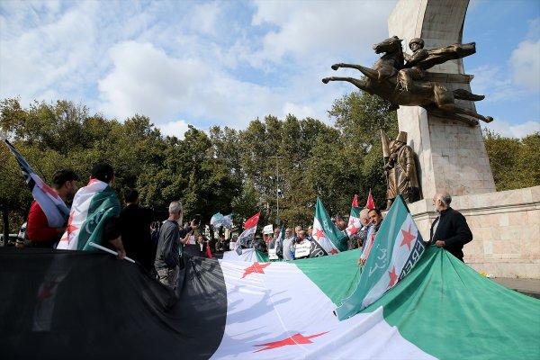 İstanbul'daki Suriyelilerden harekata destek mesajı