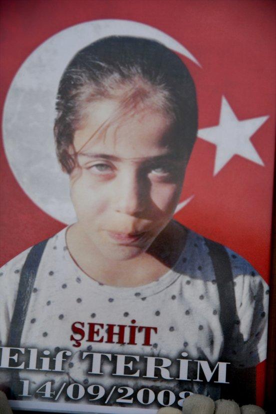 PKK'nın şehit ettiği 11 yaşındaki Elif'e veda