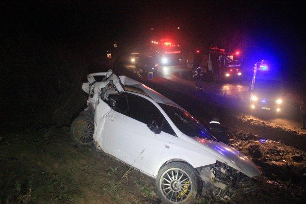 Eyüpsultan'da kontrolden çıkan araç metrelerce takla attı