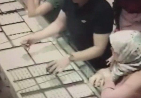 Esenyurt'ta kuyumcu hırsızlığı kamerada