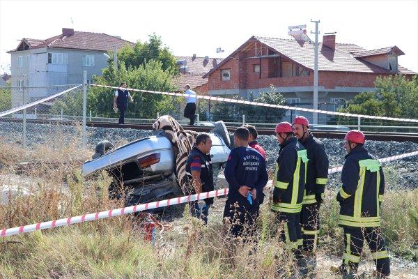 Denizli'de hemzemin geçitte kaza: 2 ölü, 1 yaralı