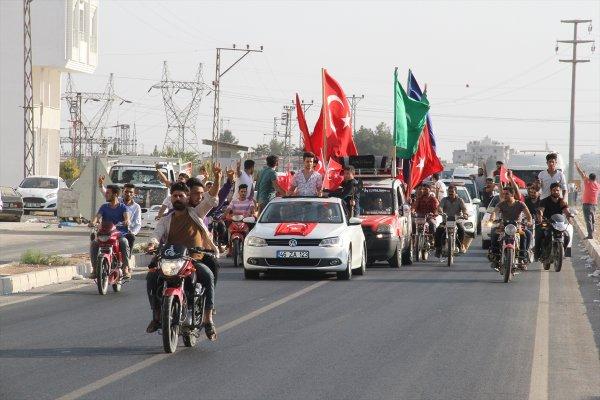 Tel Abyad'ın kurtuluşu sınırda konvoyla kutlandı