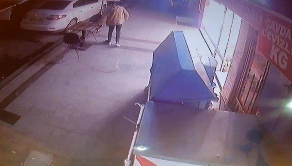 Müşteriye her baktığında hırsızlık oluyor