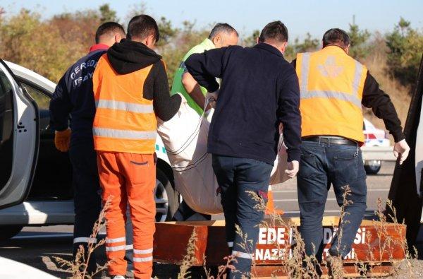 TEM'de feci kaza: 3 ölü, 2 yaralı