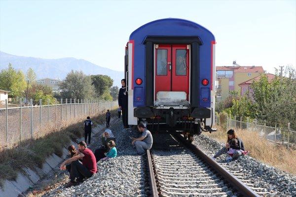 Denizli'de hemzemin geçitte kaza: 2 ölü, 1 yaralı