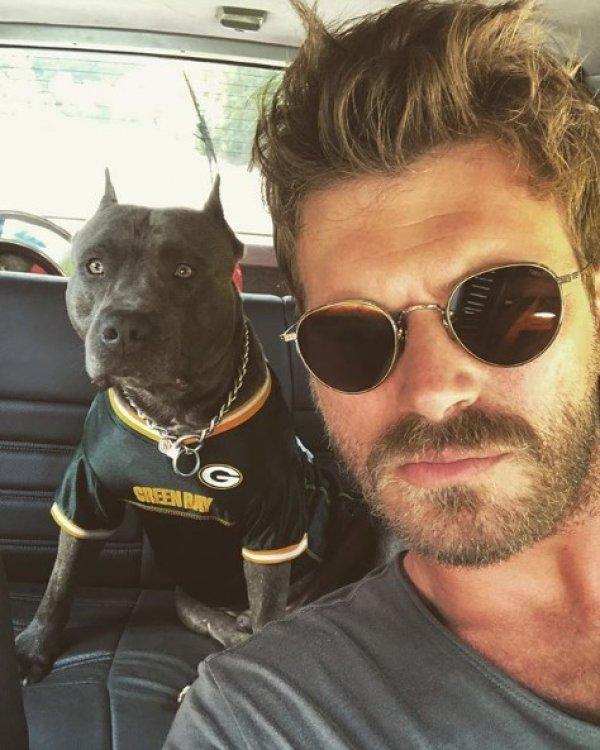 Kıvanç Tatlıtuğ köpeği Mars'ı Amerika'ya götürecek