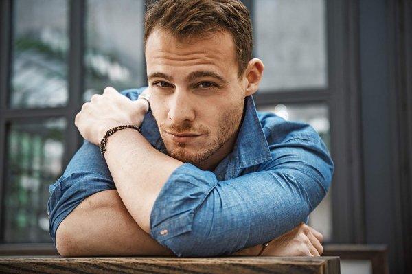 Kerem Bürsin, öpüşme sahnelerini anlattı