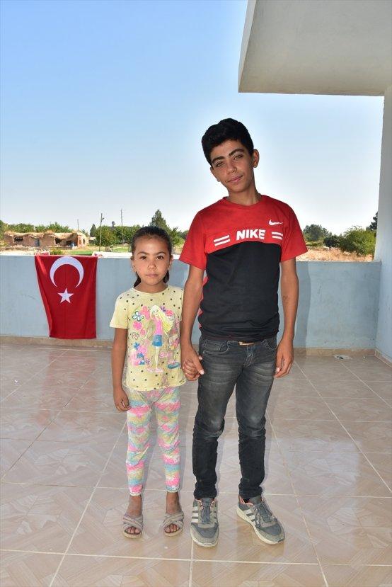 Elif Terim'in ailesinin evi Türk bayraklarıyla donatıldı