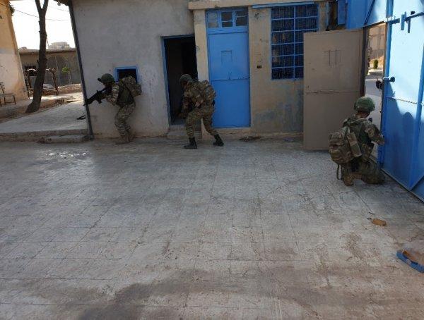 YPG'lilerin DEAŞ'lıları serbest bıraktığı hapishane