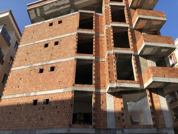 İki gün önce işe başladığı inşaattan düşüp, öldü