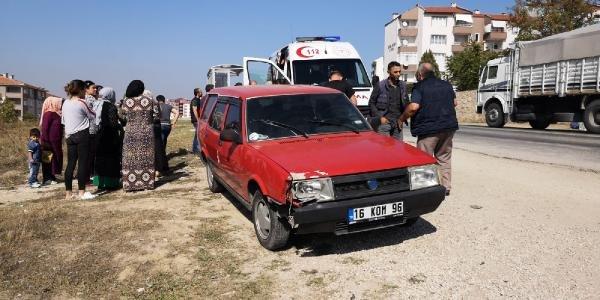 Oğluna çarpan sürücüyü dövdü