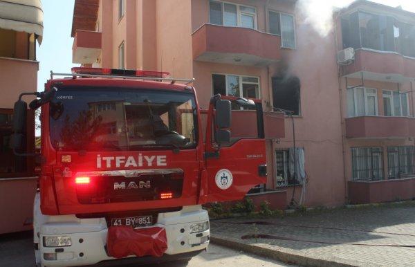 Cinnet getiren baba evi yaktı, kızıyla birlikte öldü