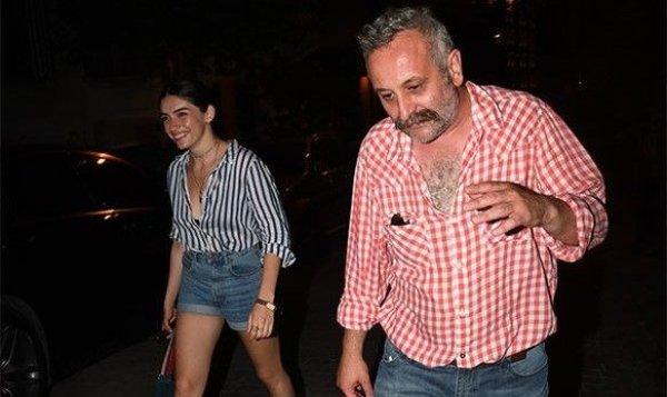 Yönetmen Onur Ünlü'den sevgilisine evlilik teklifi