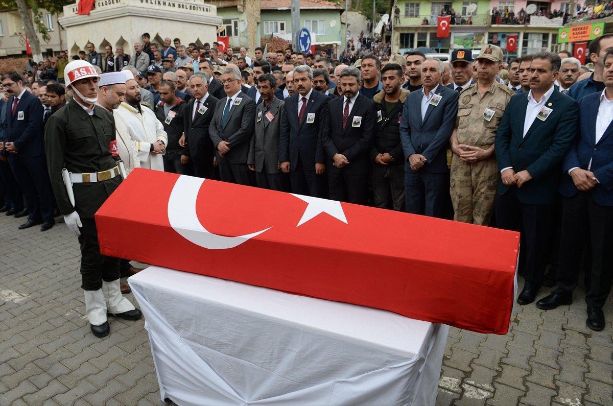 Münbiç şehidine Kürtçe ağıtlarla veda