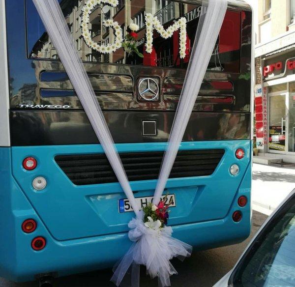 Sivaslı çift halk otobüsünde tanışıp evlendi