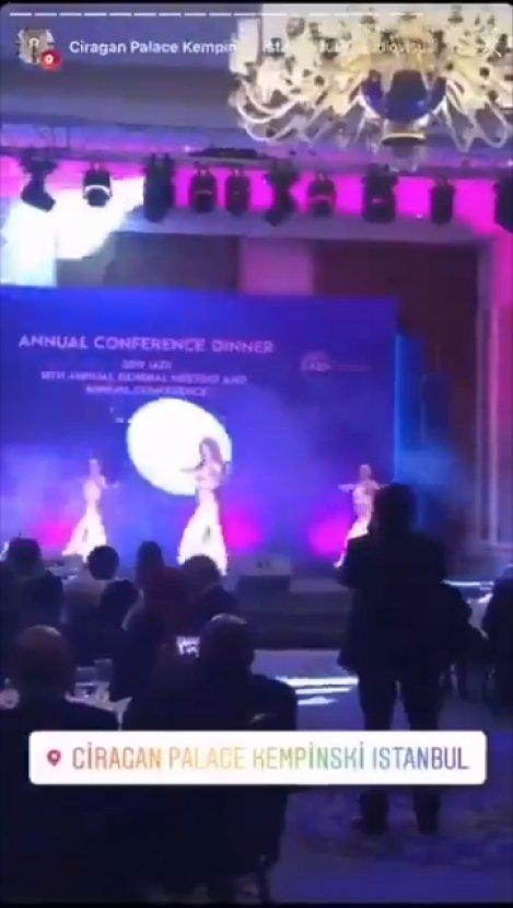 TMSF'nin etkinliğinde sahneye dansöz çıktı