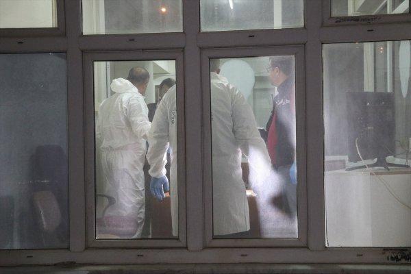 Denizli'de polis memurunun temizlediği silah ateş aldı