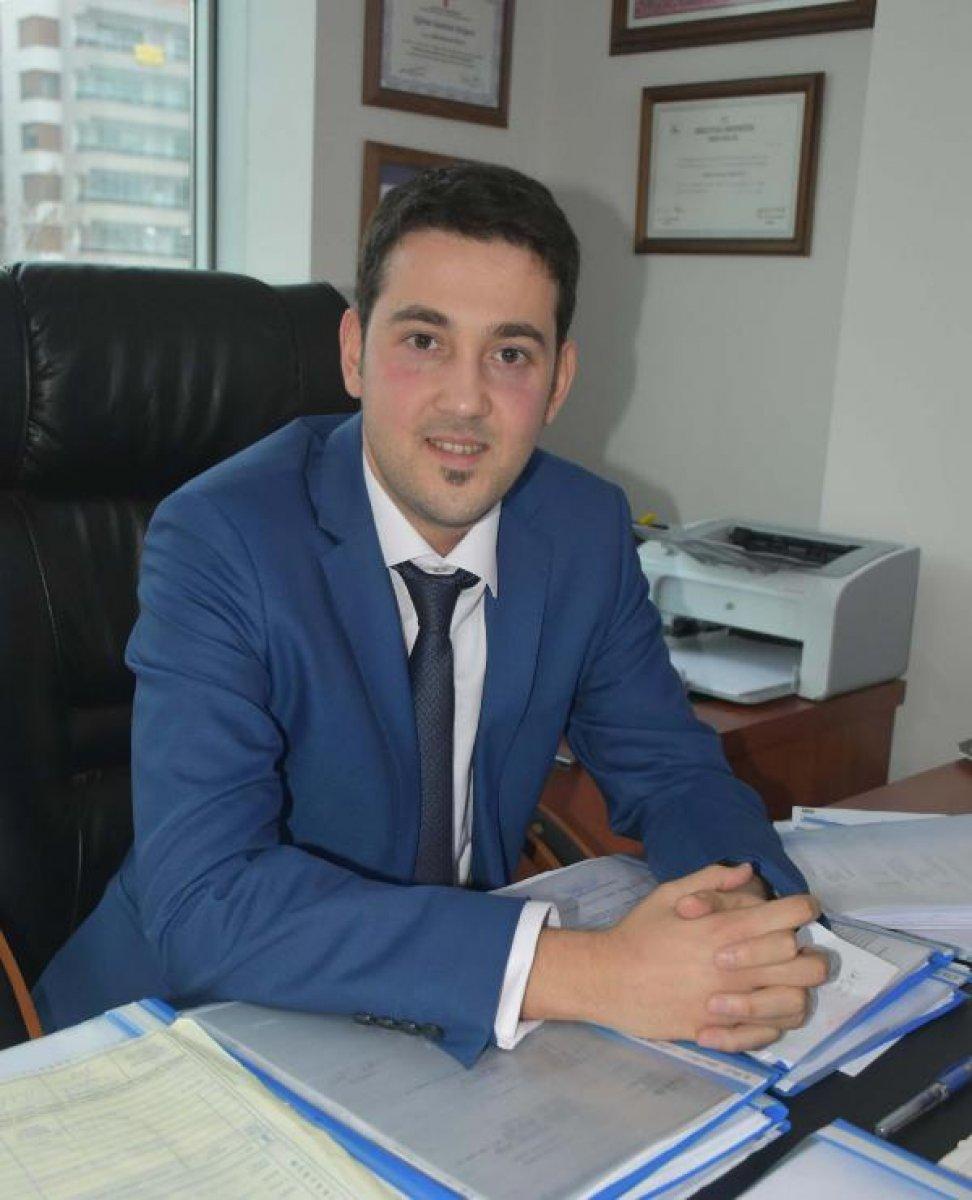 Kitap okumak için program indirdi, binlerce lirası gitti