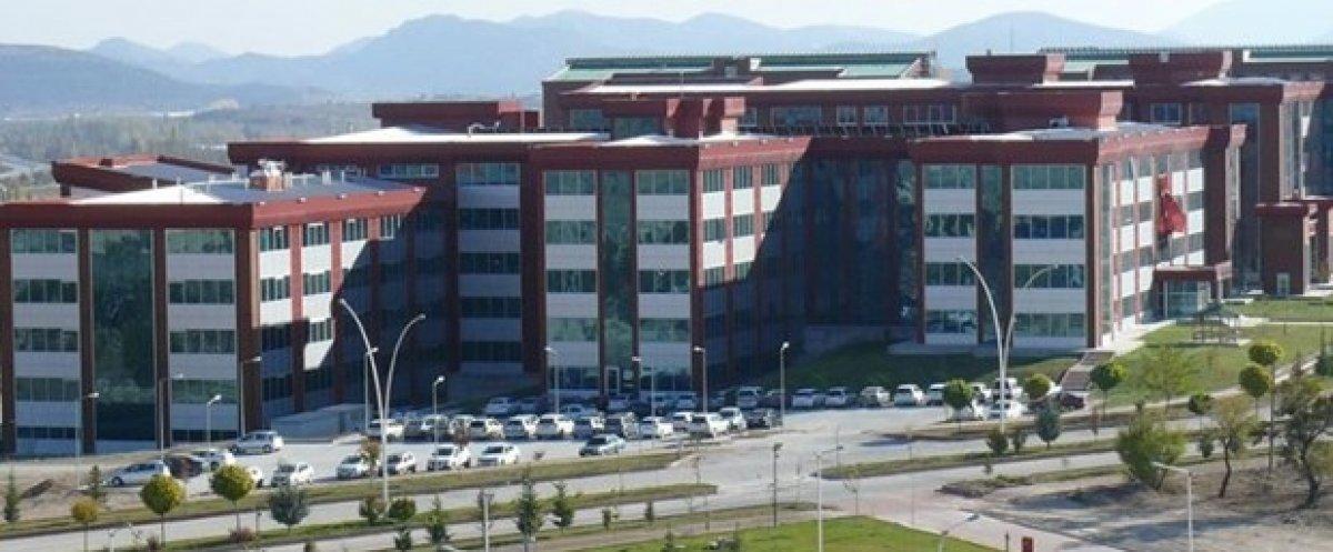 Tacizci öğretim görevlisi kamu görevinden çıkarıldı