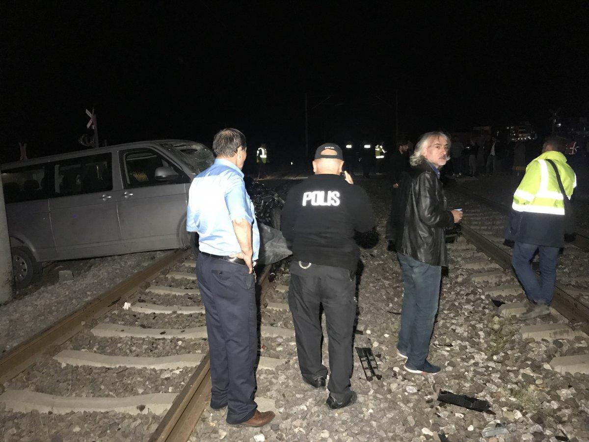 Kütahya'da raybüs, minibüse çarptı