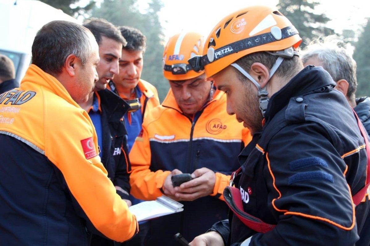 Sakarya'da ormanda kaybolan kadını AFAD ekipleri buldu