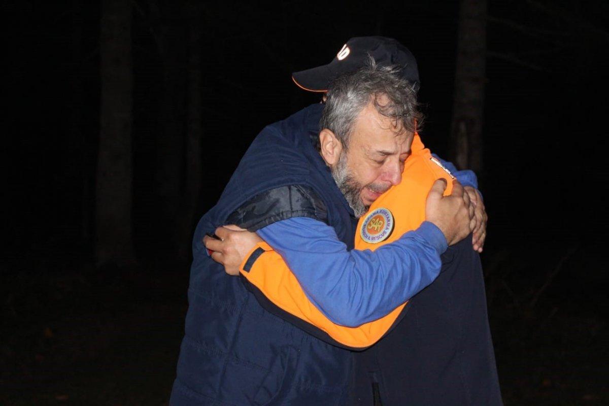 Sakarya'da ormanda kaybolan kadını AFAD ekipleri buldu