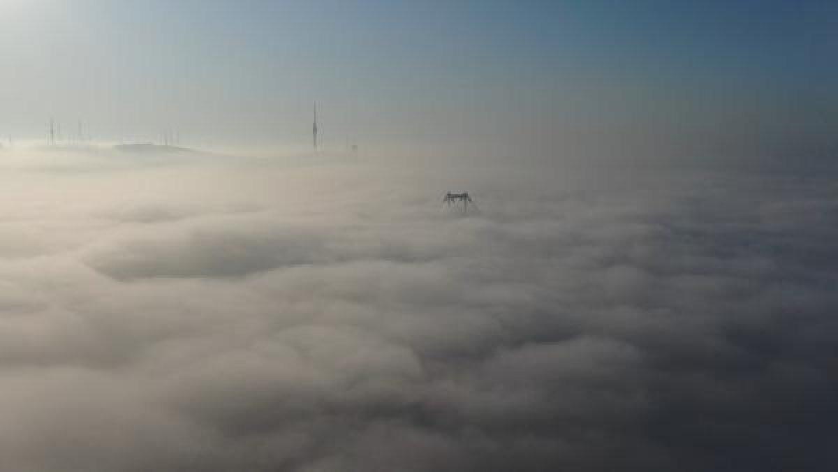 İstanbul'u sis kapladı