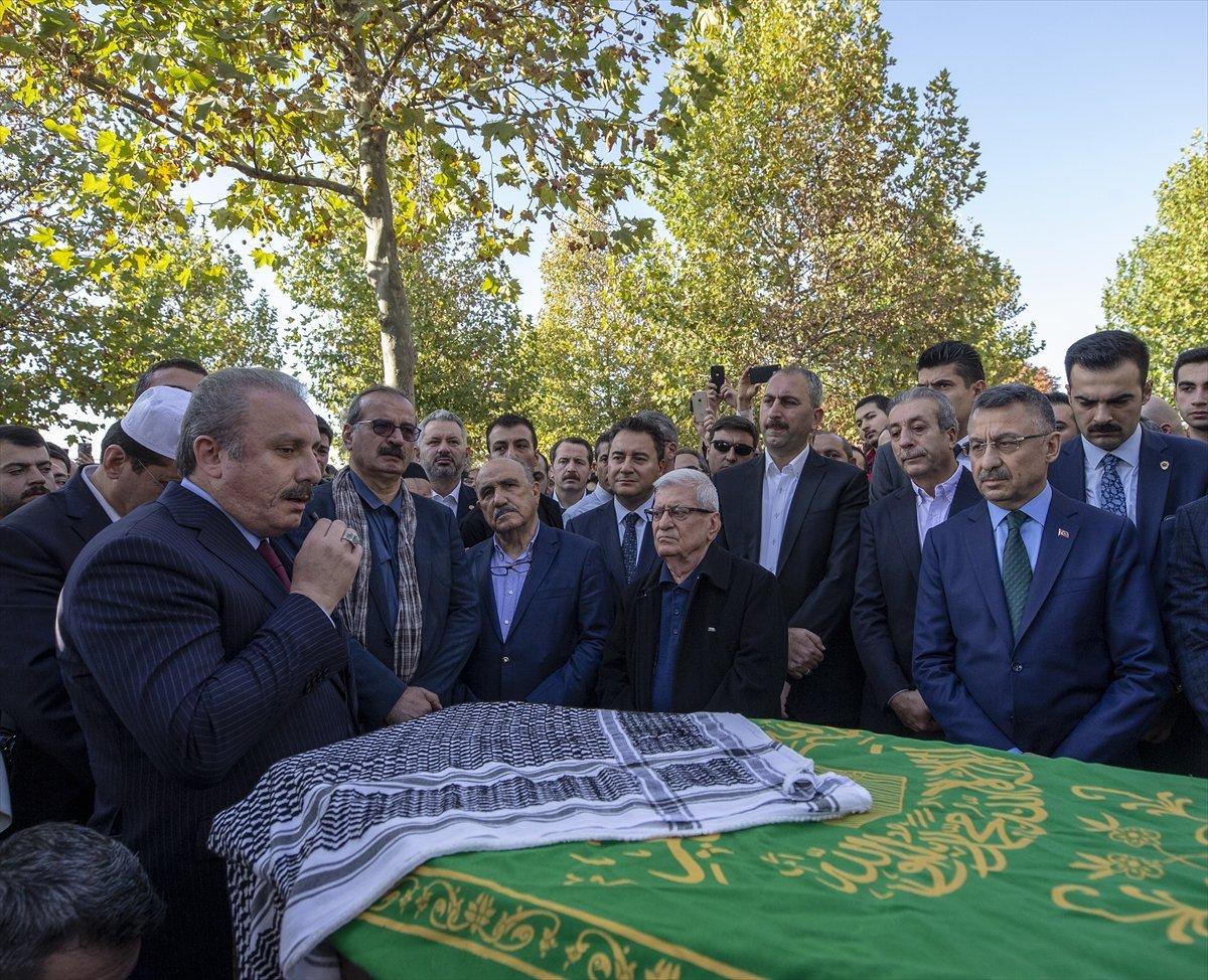 Ali Babacan, Nuri Pakdil'in cenazesine katıldı