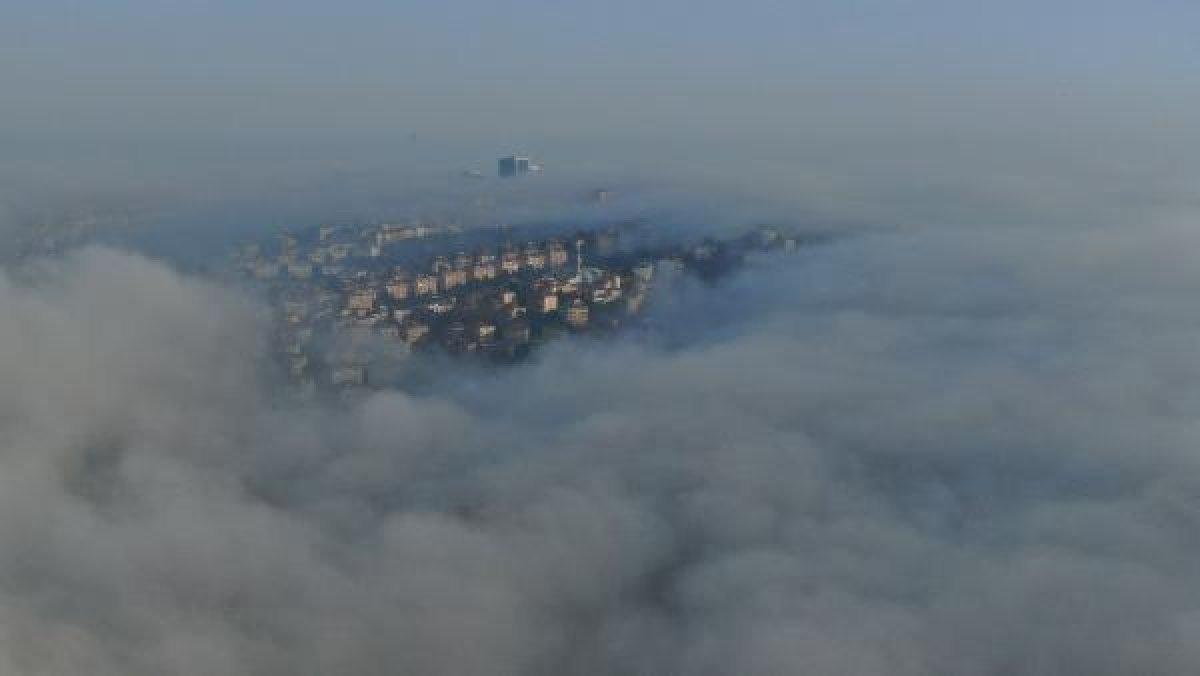 İstanbul'u sis kapladı