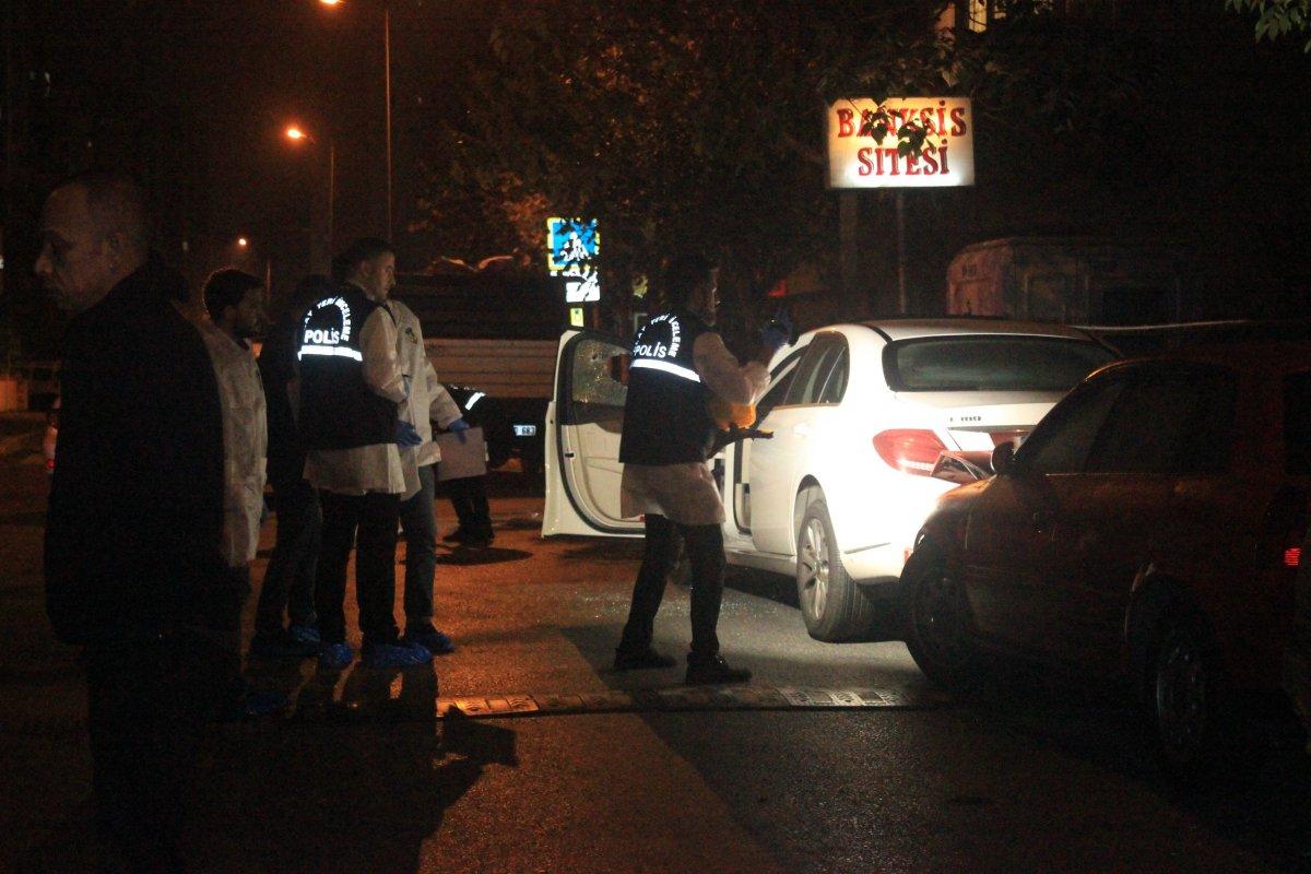 Eski eşini ve yanındaki arkadaşını öldürüp intihar etti