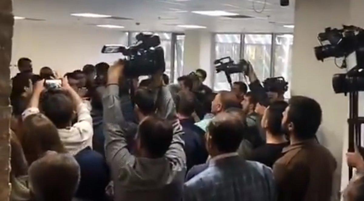 HDP'liler belediyeyi bastı, polis müdahale etti